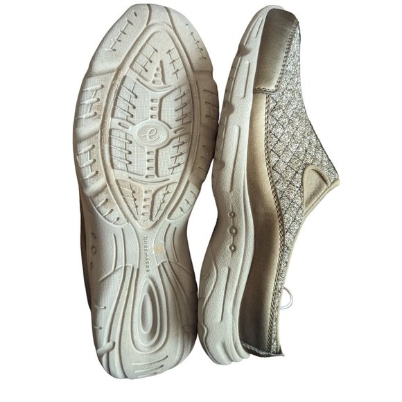 Easy Spirit Traveltime Slip-on Sneaker - Picture 3 of 6